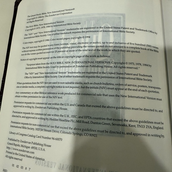 The Quest Study Bible  NIV Zondervan Bonded Leather Brown Comfort Print - Picture 5 of 7